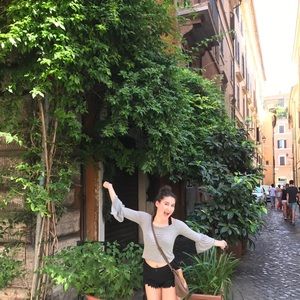 Meet your Posher, Danielle